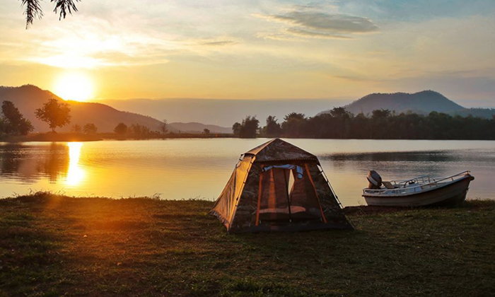 “Ban Ta Lang Camping”, a waterfront tent for hundreds Finest atmosphere