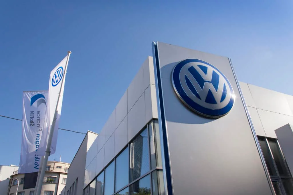 IS IT PROFITABLE TO BUY VOLKSWAGEN SHARES IN 2024?